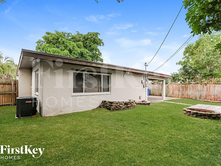 11823 Dahlia Dr — Photo 15
