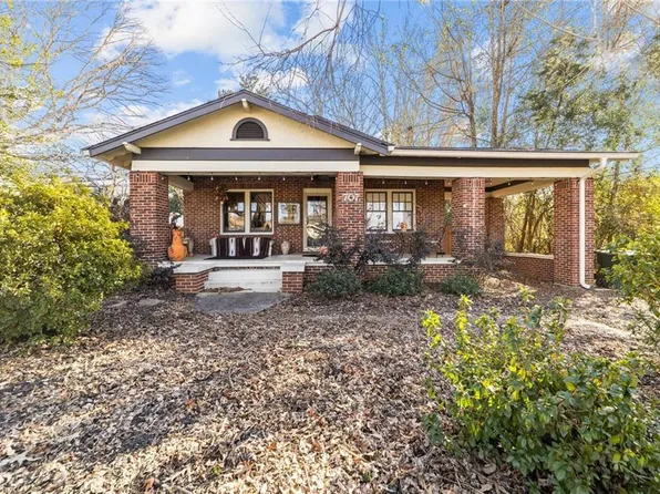 707 Englewood St, Greensboro, NC 27403