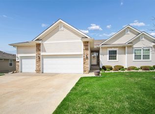 14315 Greenbelt Dr, Urbandale, IA 50323