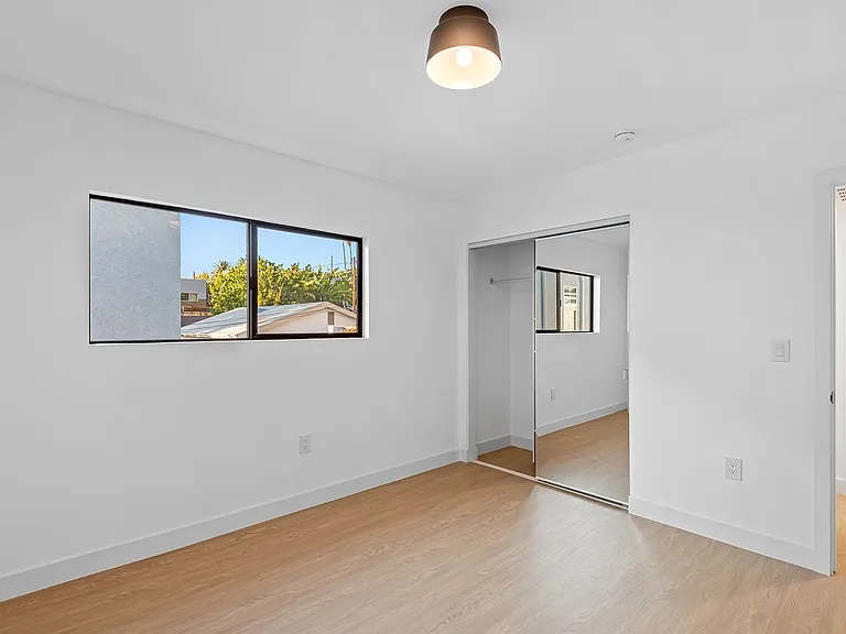 3415 London St — Photo 8