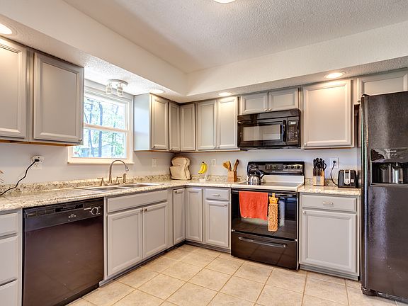 5th image of 5605 Outer Dr