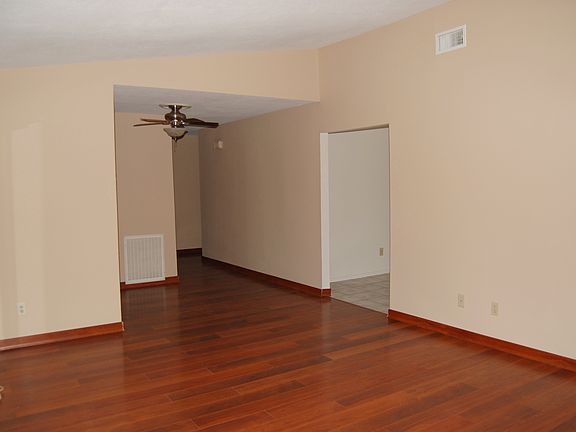 3rd image of 25896 Amapolas St