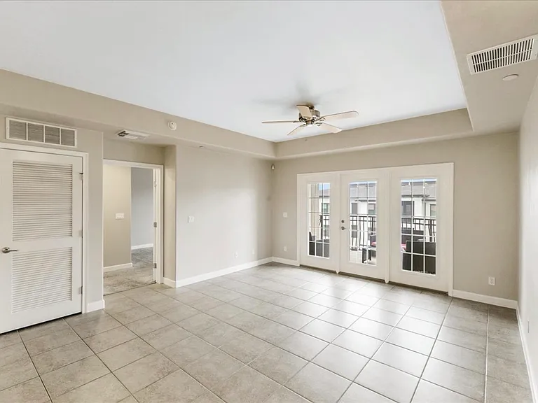 424 Luna Bella Ln #432 — Photo 9