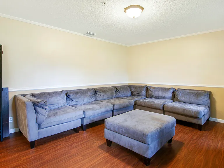 1198 SE Petunia Ave — Photo 13
