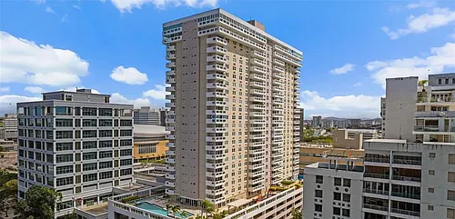 576 Avenue Arterial B Coliseum Tower Photo 1