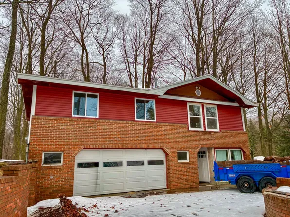 8507 S Maple St, Maple City, MI 49664