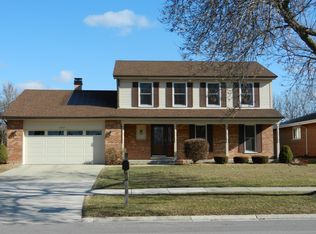 8475 Beller Dr, Darien, IL 60561