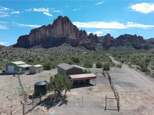 1886 S Ganado Road, Golden Valley, AZ 86413
