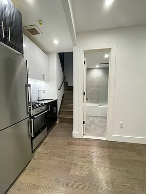 Rented by Cityside Rentals Corp | media 17