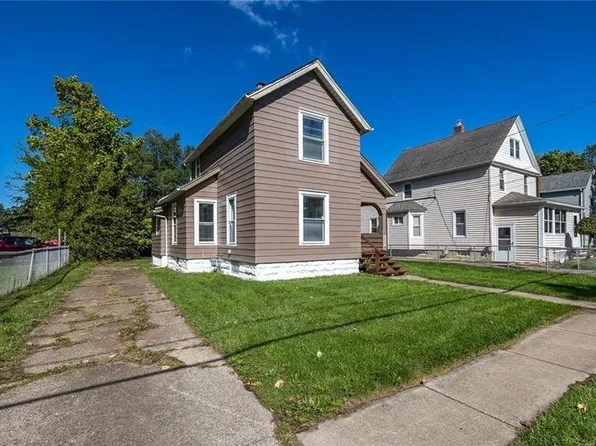 353 S Maple St, Elyria, OH 44035