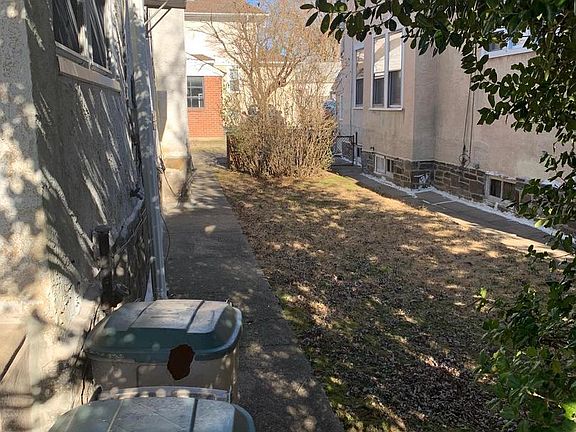 4th image of 403 Pembroke Ave
