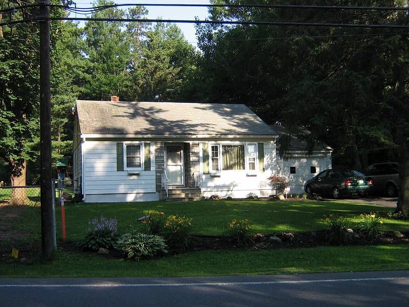 2nd image of 1543 Dunnsville Rd