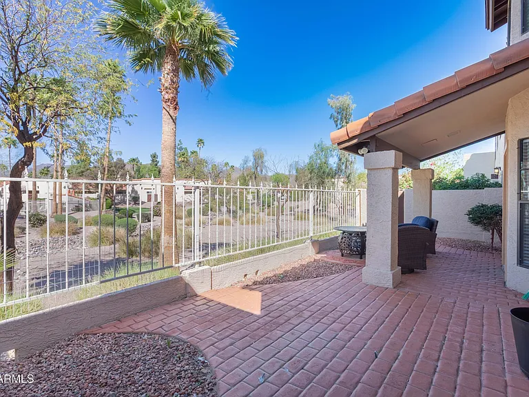 10930 E Hope Dr — Photo 23