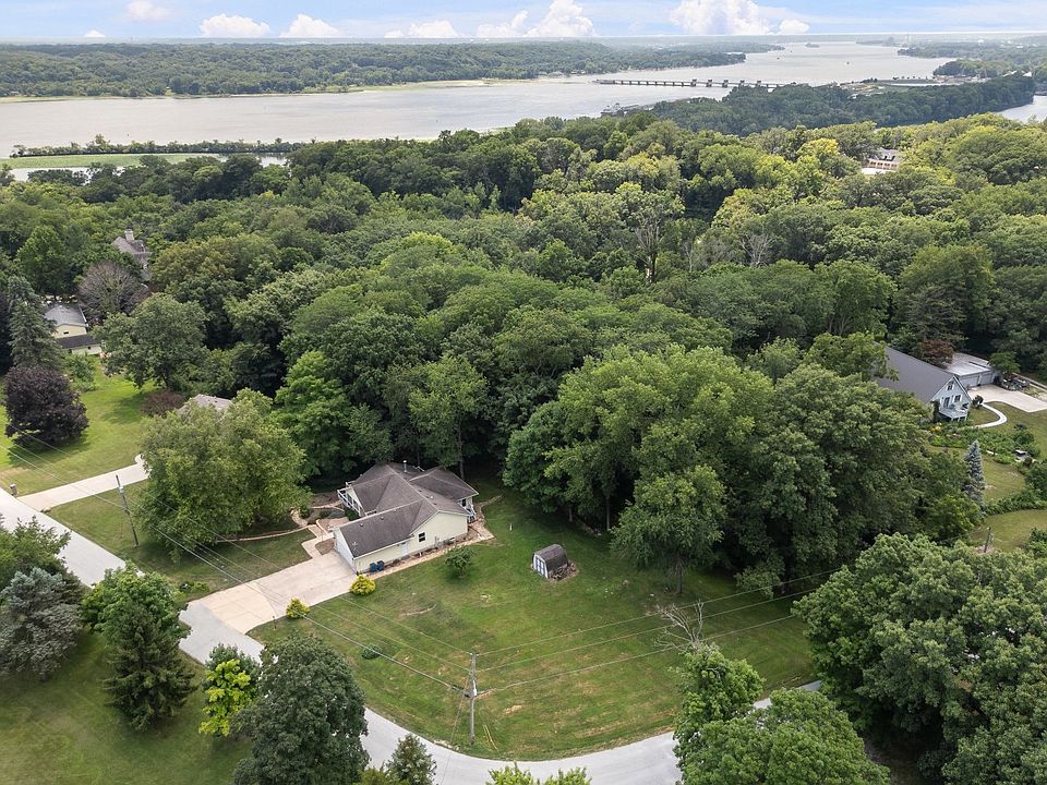 1st image of 1142 Woodland Ln