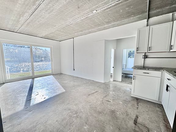 3rd image of 2202 Lee Ct