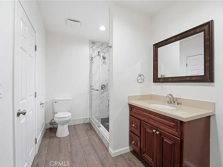 7620 Variel Ave — Photo 23