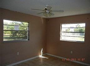 5th image of 510 E 5th St