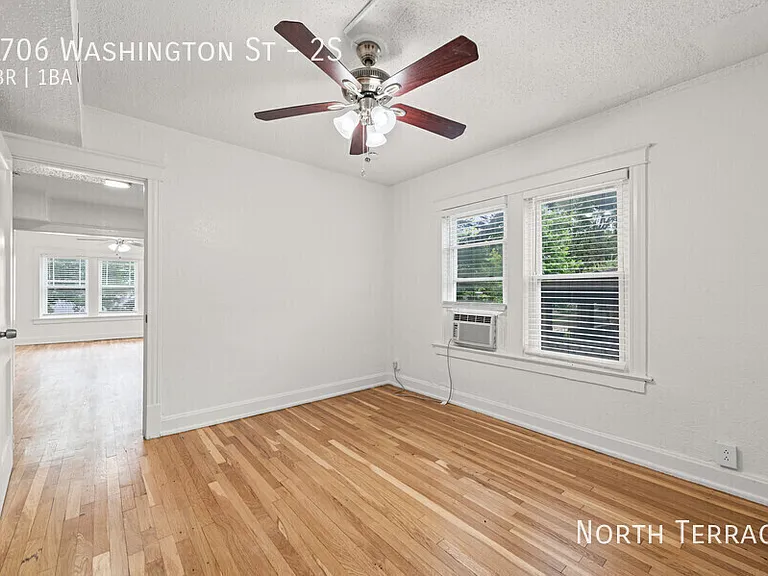 3706 Washington St #2S — Photo 10