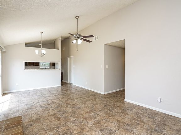 5th image of 15914 Pryor Dr