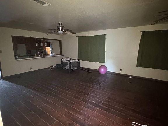 3rd image of 5044 Idylwood St