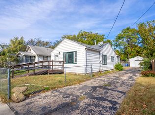 2736 Des Moines St, Des Moines, IA 50317