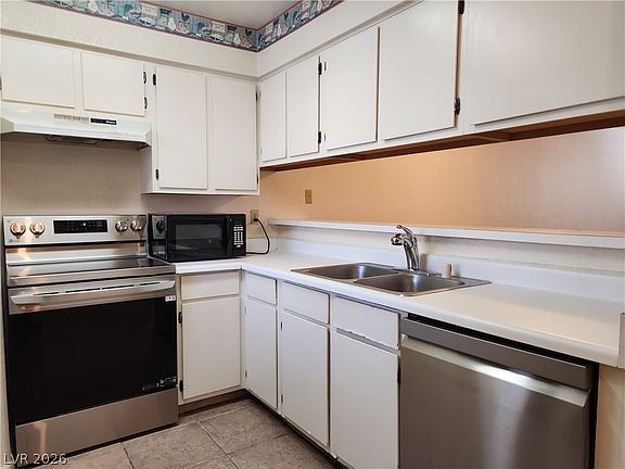 5th image of 2004 Mesquite Ln APT 203