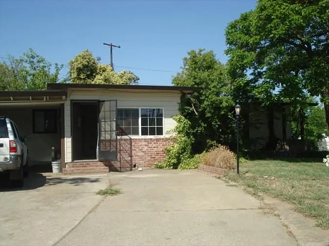 2451 Burgundy Way photo 1