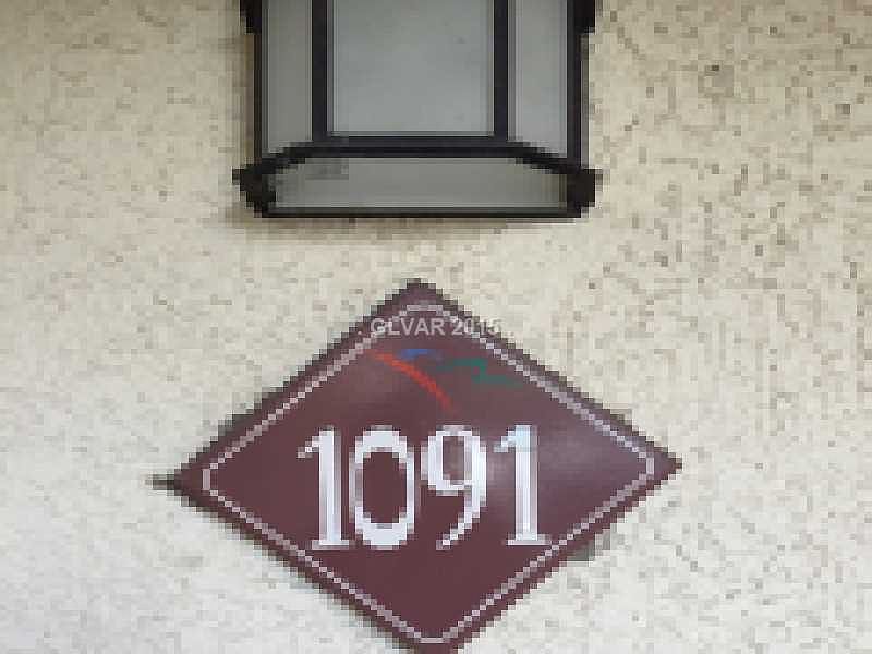 1557520