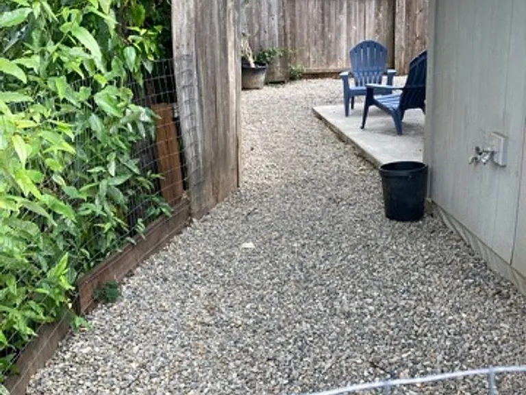 2 Bedroom 2 Bathroom Home — Photo 13