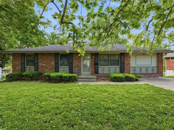 1004 NW R D Mize Rd, Blue Springs, MO 64015