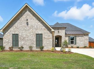 913 Brunswick Ct, Flowood, MS 39232