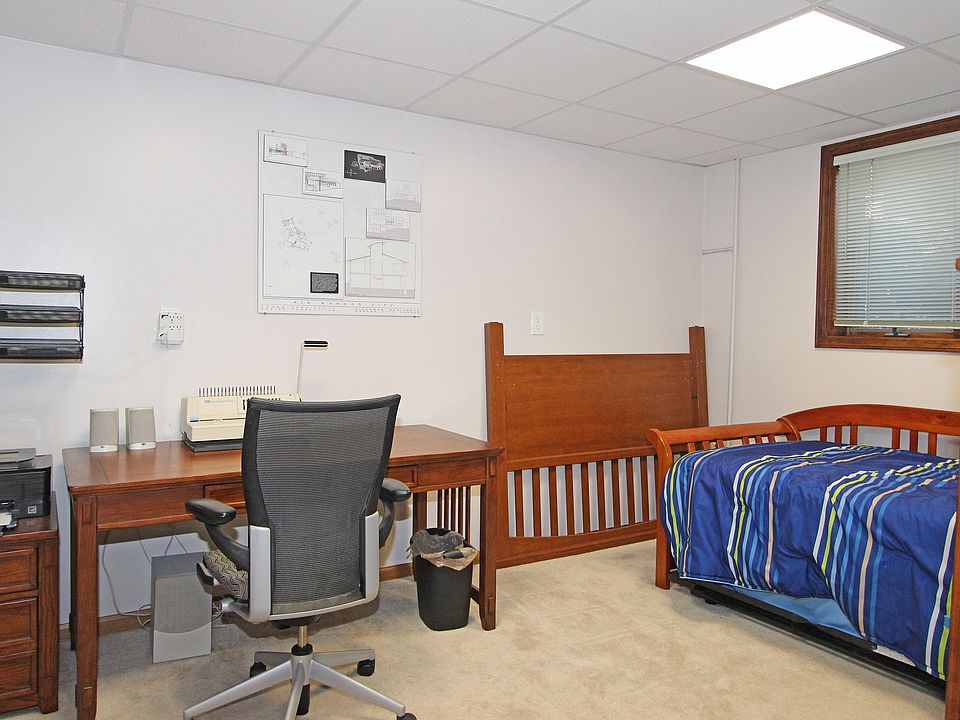 4th Bedroom w/ Lg Window