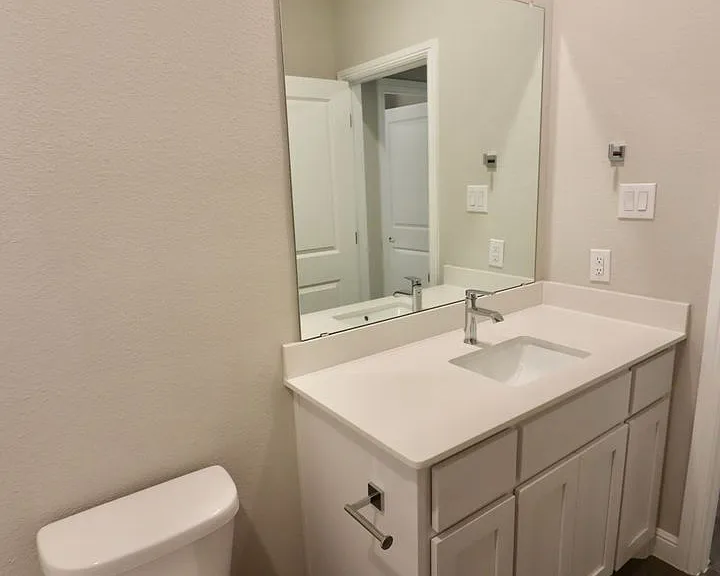 1120 Eastland Ln — Photo 18