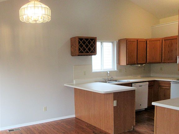 5th image of 206 Crescent Ave