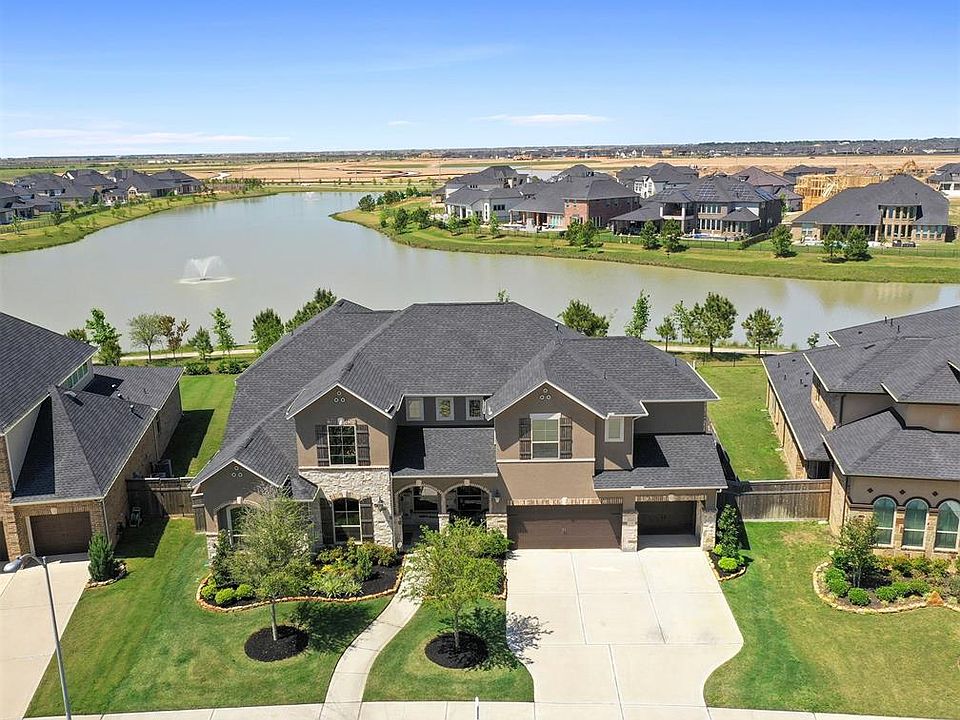 1st image of 28202 Island Manor Ln