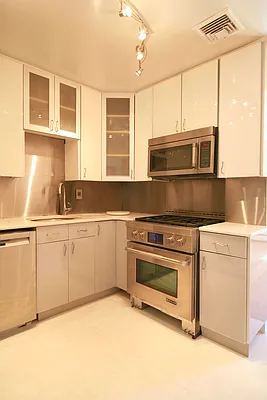 Rented by Space Real Estate | media 28