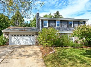 727 Overland Trl, Grafton, WI 53024