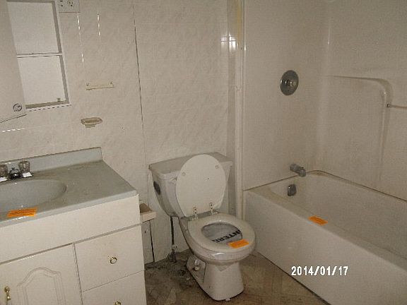 5th image of 114 Adams St