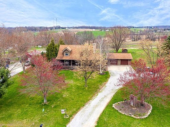 2nd image of 2670 Camelot Dr