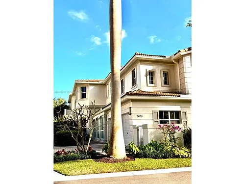 21025 NE 38th Ave #81 Photo 1