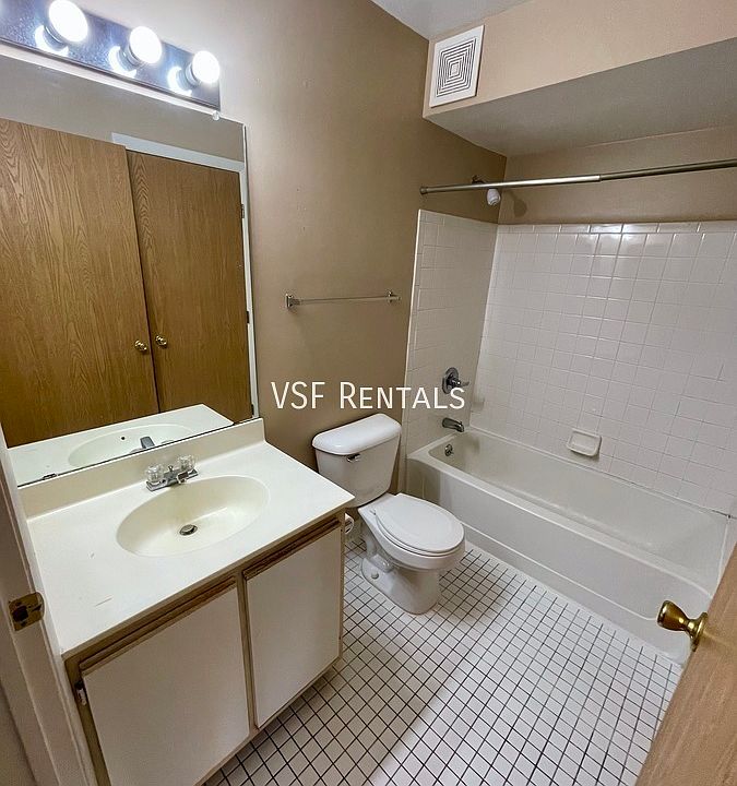 1st image of 1070 Lima Ave #1