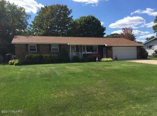 1811 Riegler Rd, Muskegon, MI 49445