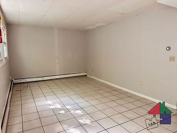 4th image of 13 Warren St APT 1