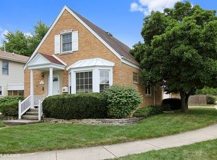 100 S Elmhurst Ave, Mount Prospect, IL 60056