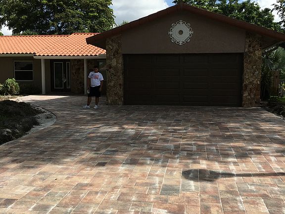 4th image of 8473 NW 3rd St