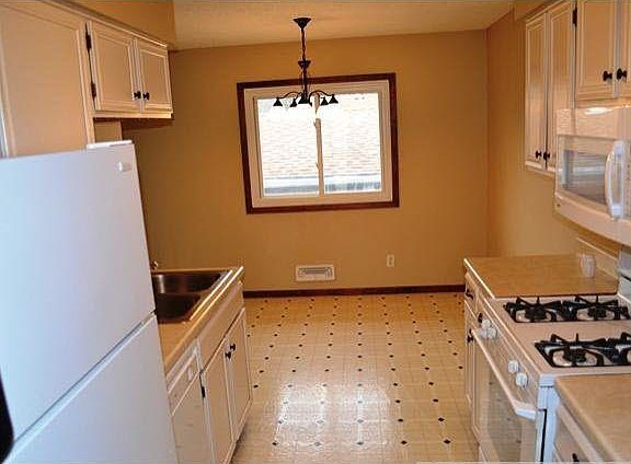 4th image of 7023 146th Street Court