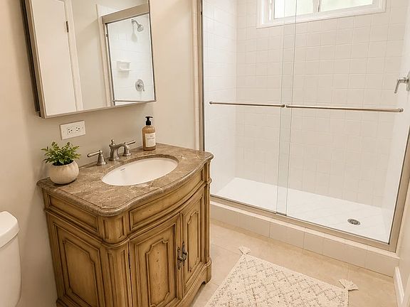 3rd image of 22612 Califa St #1