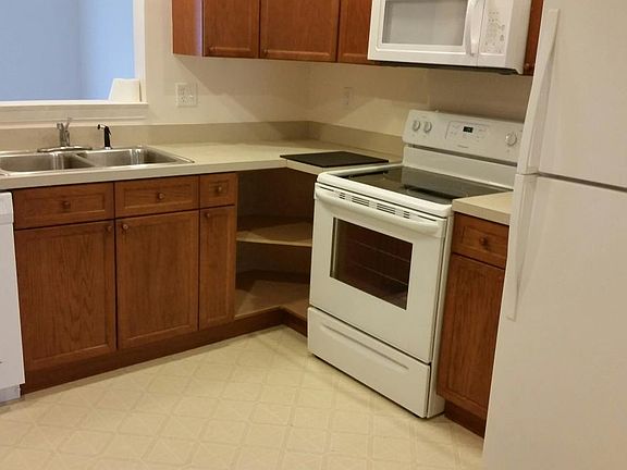3rd image of 58 Desert Rose Way