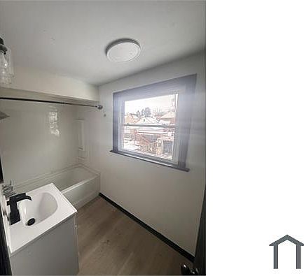 3rd image of 915 Geers Ave