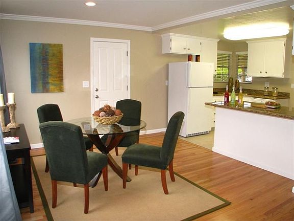 5th image of 2117 Hoover Dr